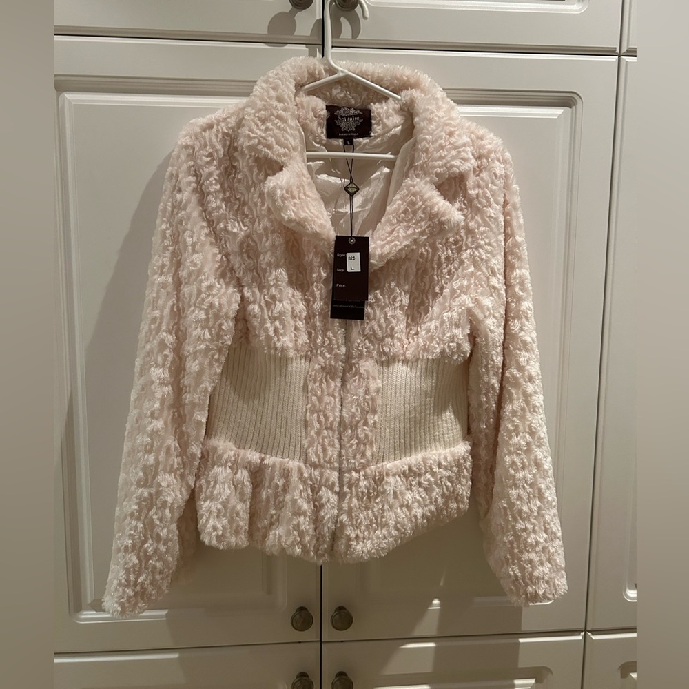 Ladies Soft Furry Jacket Size Large NWT